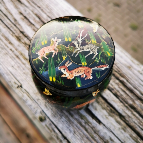Hand Painted Lacquer Box / Jar with Lid ~  Animals - Picture 1 of 10